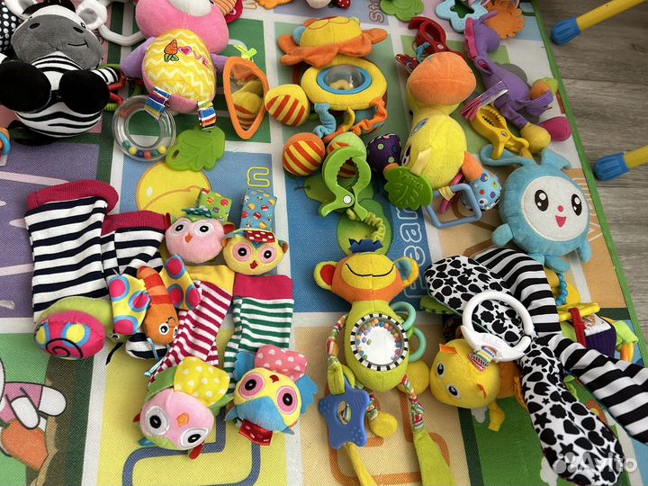 Игрушки подвесные для малыша