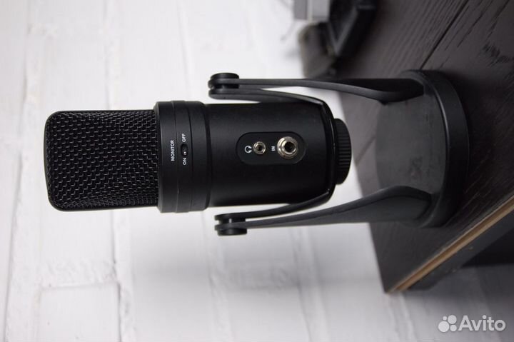 Студийный микрофон USB Samson G-Track Pro