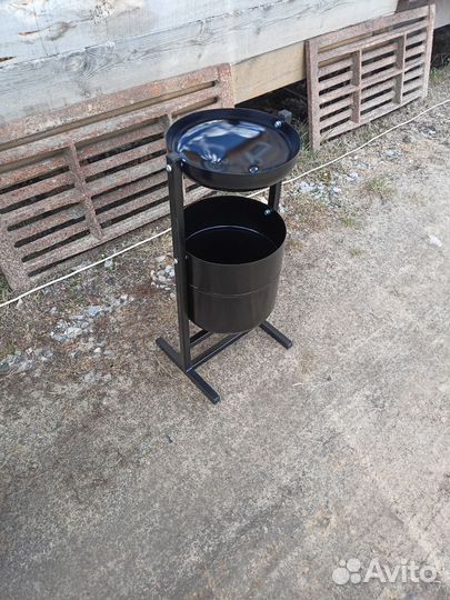 Урна с пепельницей