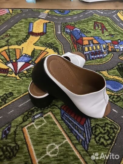 Босоножки новые 39 размер