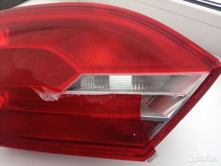 Внутренняя фара на крышку багажника на Джетта 6