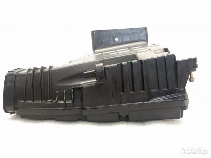 Корпус воздушного фильтра Mercedes-Benz C-Class