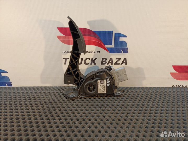 81259706103 Педаль газа