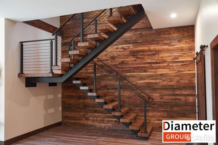 Открытая лестница на монокосоуре