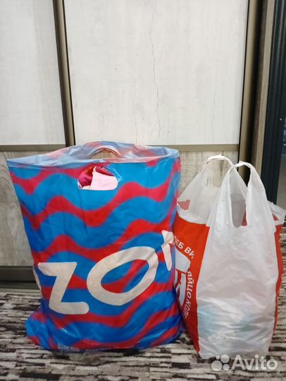 Продам два пакета вещей на девочку от 0- до года