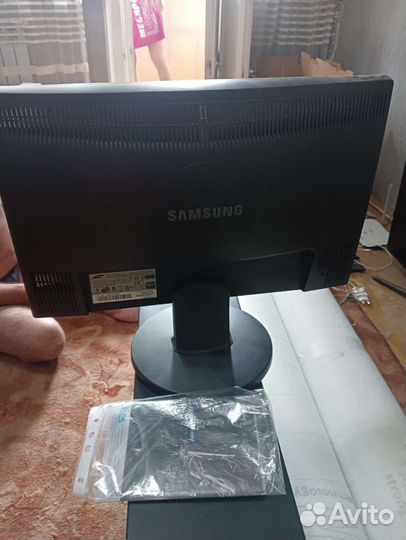 Монитор Samsung