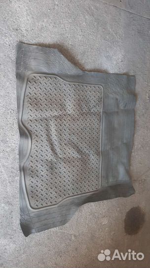 Автомобильный коврик в багажник