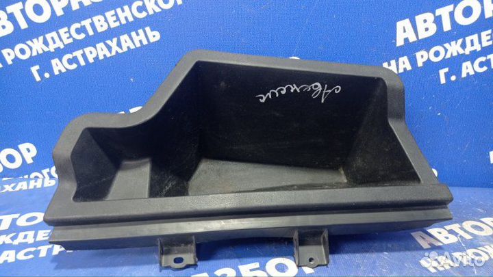 Ящик для инструмента Toyota Avensis седан 2008