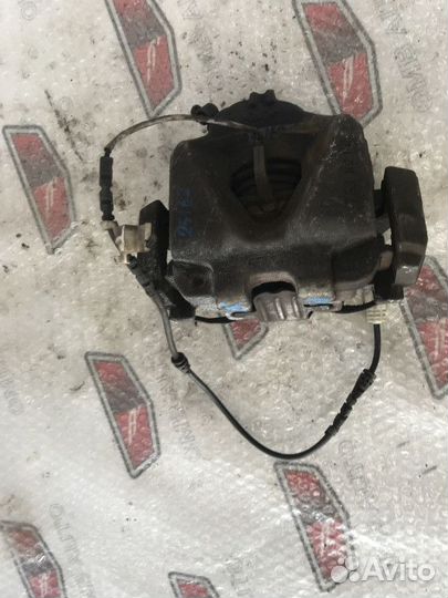 Суппорт тормозной передний левый BMW 3 E90/E91