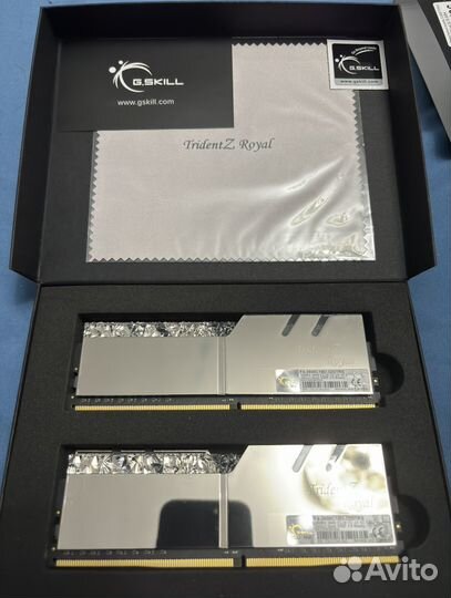 G skill trident z royal 32 GB DDR4