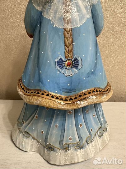 Деревянные статуэтки и фигурки