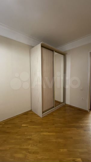 2-к. квартира, 60 м², 3/5 эт.