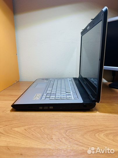 Арт.1197 Ноутбук Toshiba L300D-11m на запчасти