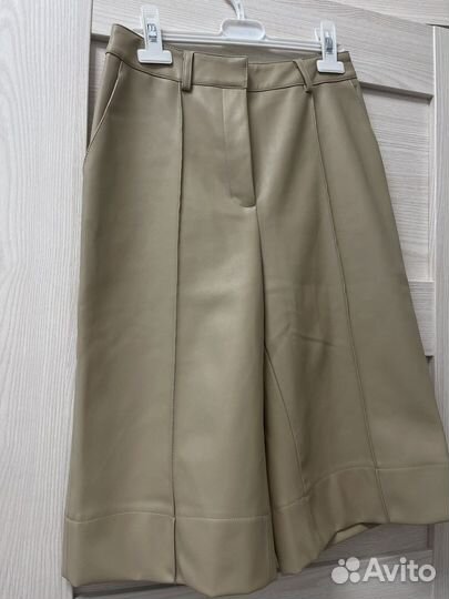 Шорты из эко кожи и рубашка из эко кожи zara