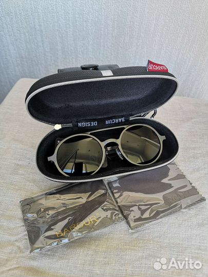 Солнцезащитные очки бренда barcur