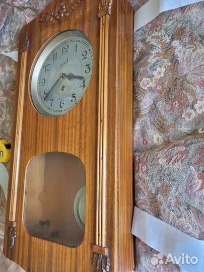 Часы настенные СССР янтарь с маятником
