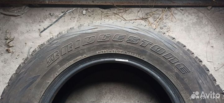 Bridgestone Blizzak DM-V1 265/65 R17