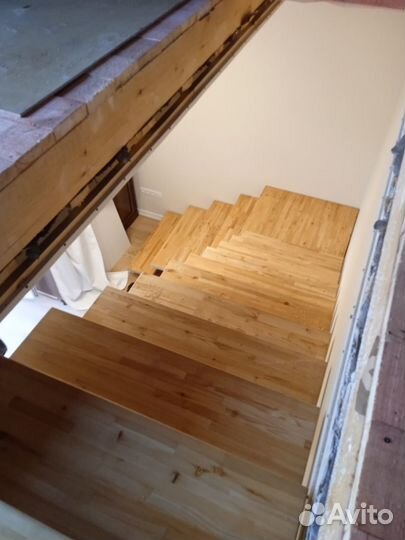 Лестница на металлокаркасе