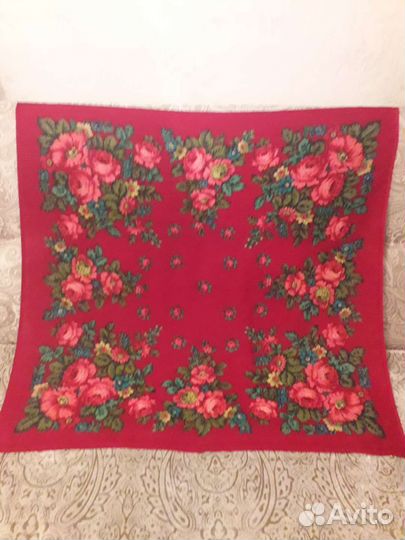 Платок из сундучка