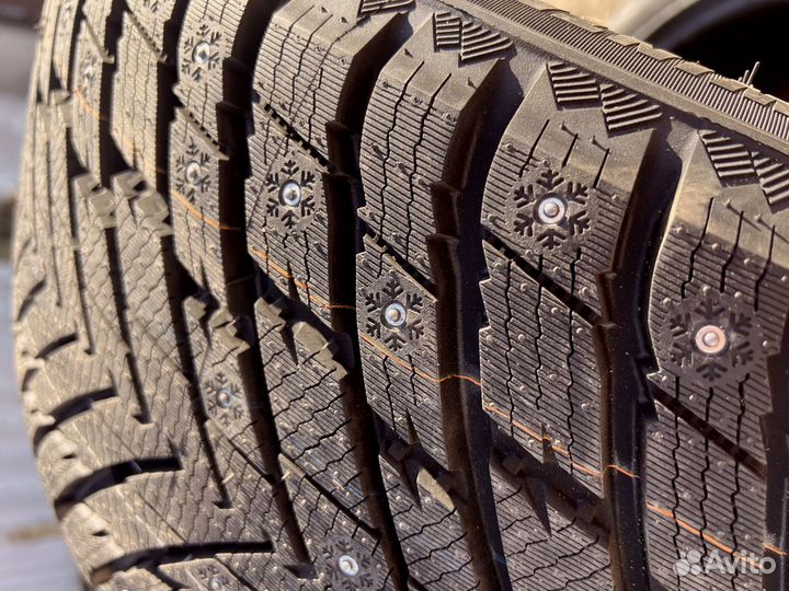 Sonix Winter Xpro Studs 69 245/40 R20 135U
