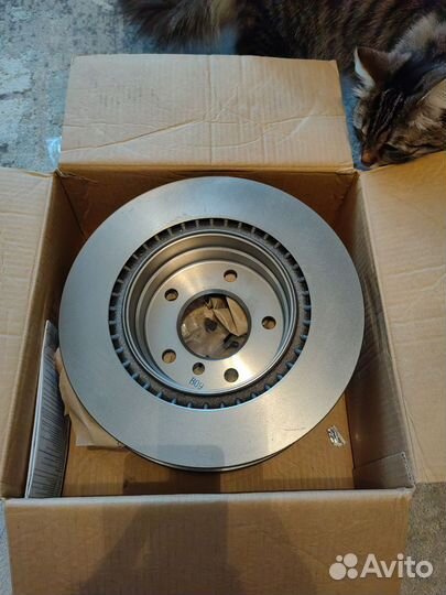 Тормозные диски и колодки на BMW