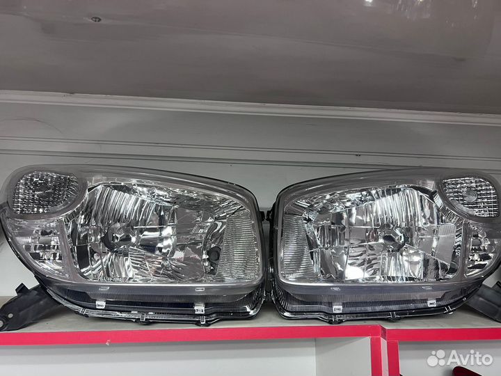 Фара левая правая Toyota RAV4 XA20