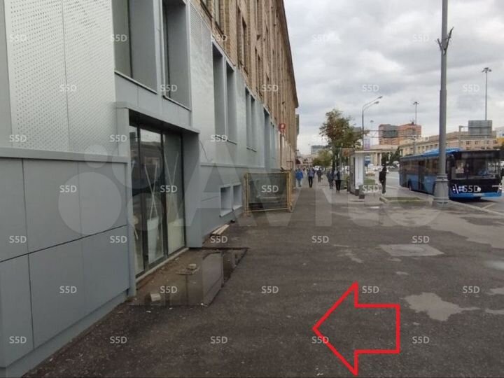 Сдам торговое помещение, 381 м²