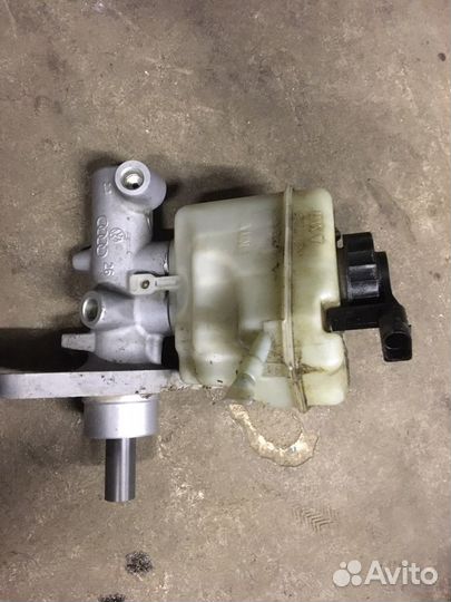 Audi Q7 4l тормозной цилиндр гтс