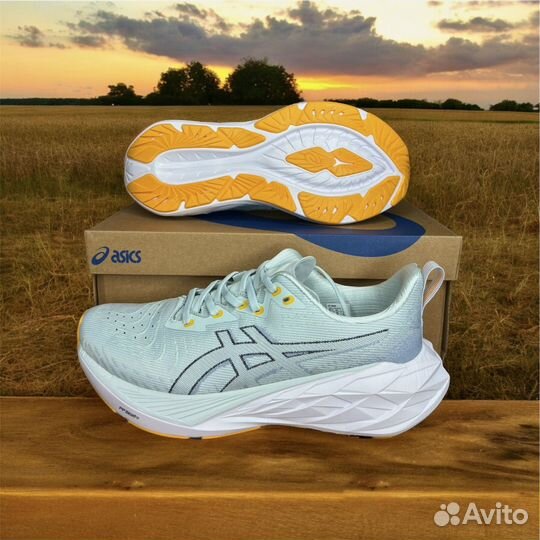 Беговые кроссовки asics novablast 4