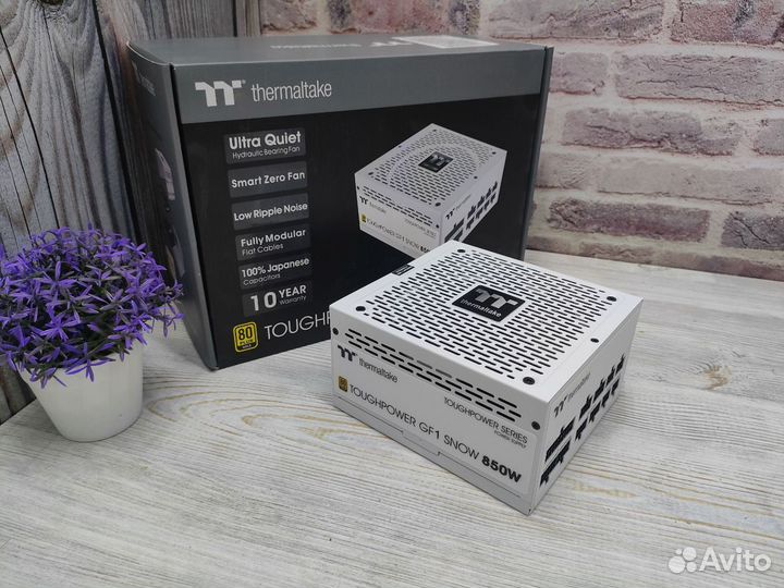 Блок питания Thermaltake Toughpower GF1 Snow 850W