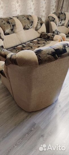 Диван и два кресла