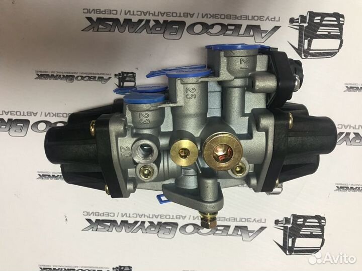 Кран четырех контурный Мерседес Атего