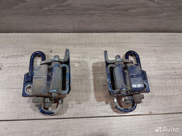 Петля задней двери Volkswagen Golf Bora