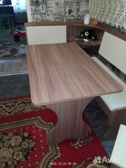 Кухонный стол