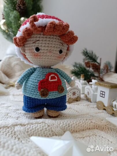 Вязаная кукла мальчик