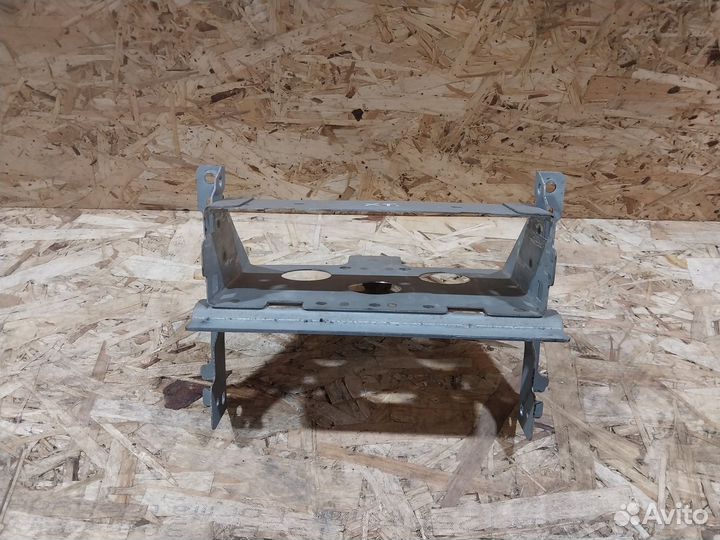 Кронштейн магнитолы Hyundai Tucson 1 JM