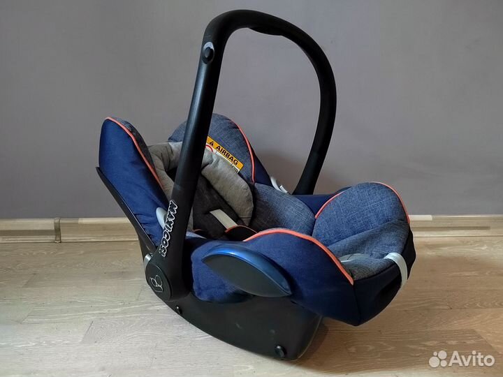 Автолюлька Maxi cosi cabriofix 0+ и адаптеры