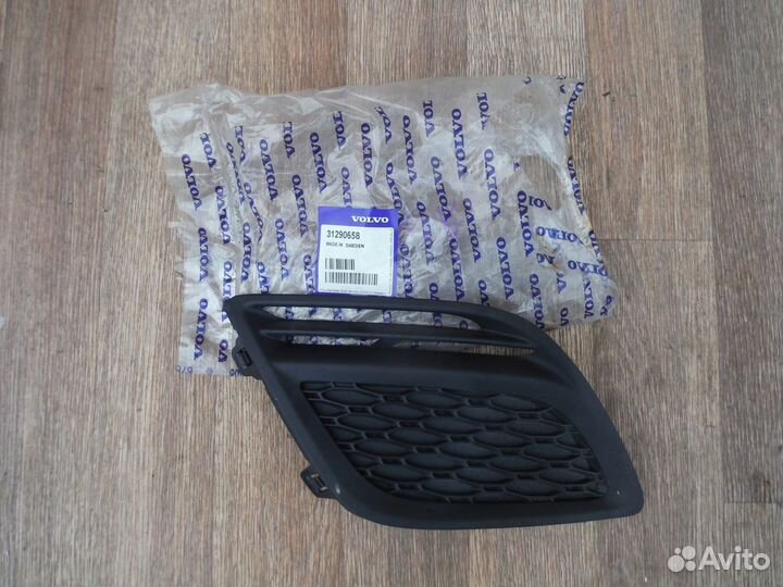 Накладка птф правая Volvo XC60 2013
