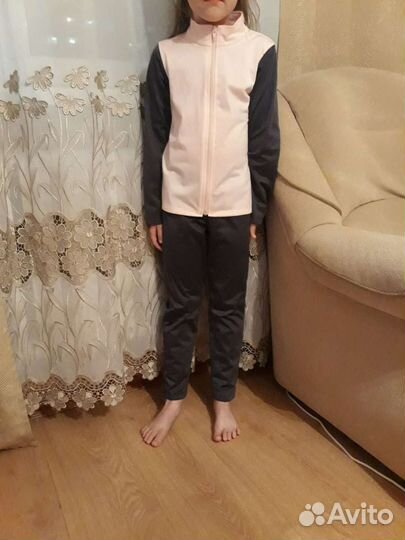 Спортивный костюм на 6- 7 лет на худенькую девочку