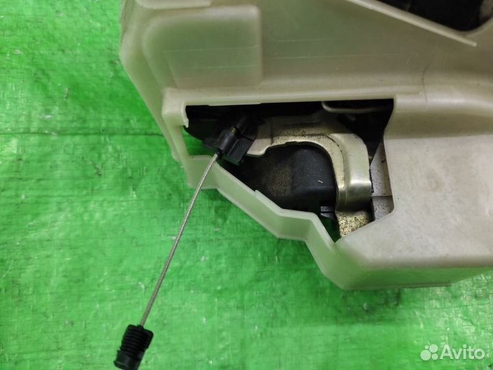 Замок з/п двери 9 конт. Touareg 06-10 / Таурег