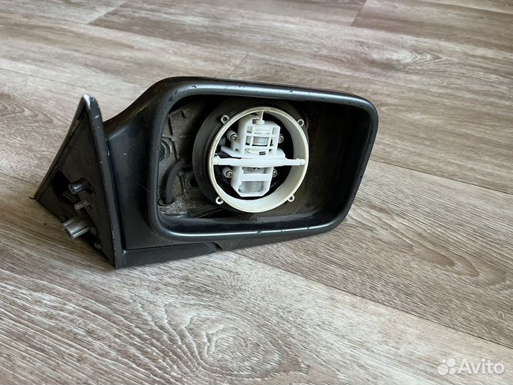 Правое зеркало bmw e34