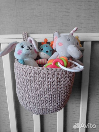 Вязаная корзинка