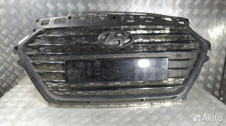 Б/У Б/У Решетка радиатора 863513Z500 Hyundai-KIA