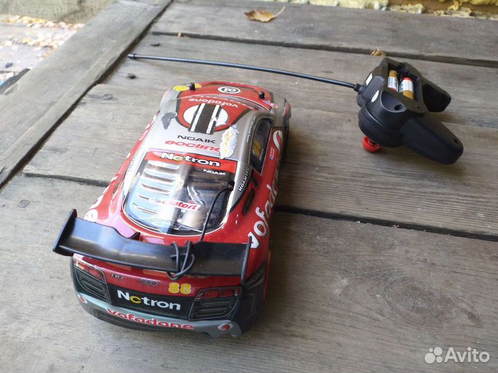 Машинка на пульте управления