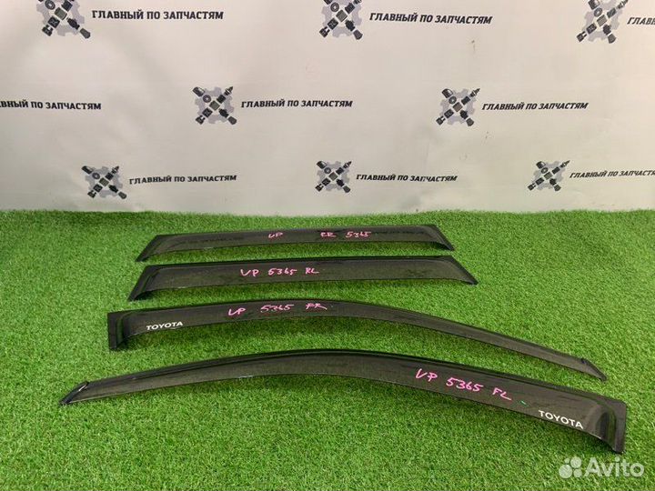 Ветровик передний левый Toyota Gaia ACM10G 1AZ-FSE