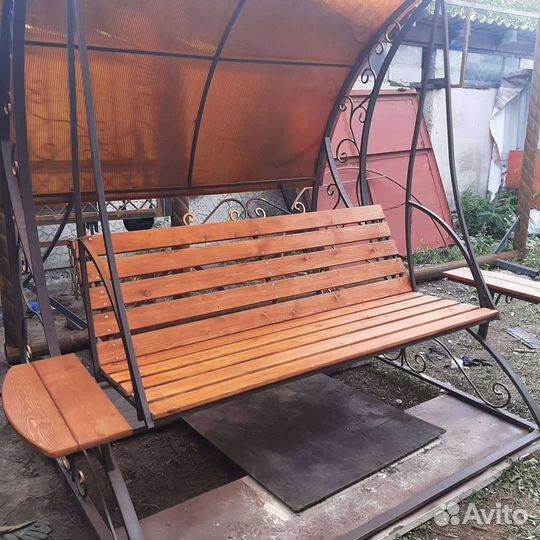 Семейная качель с откидной спинкой и столиками