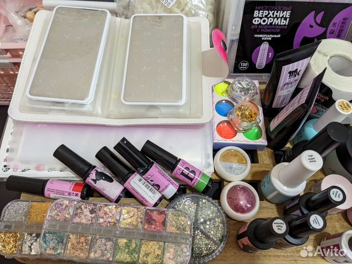 Всё для работы мастера маникюра