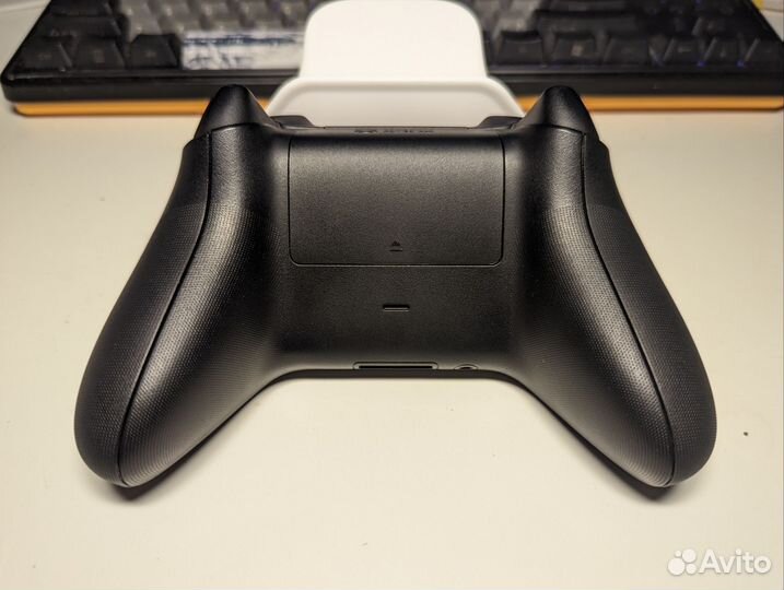 Геймпад Xbox Series S/X с аккумулятором