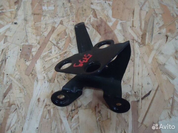 Кронштейн Volkswagen Passat CC cawb 2009