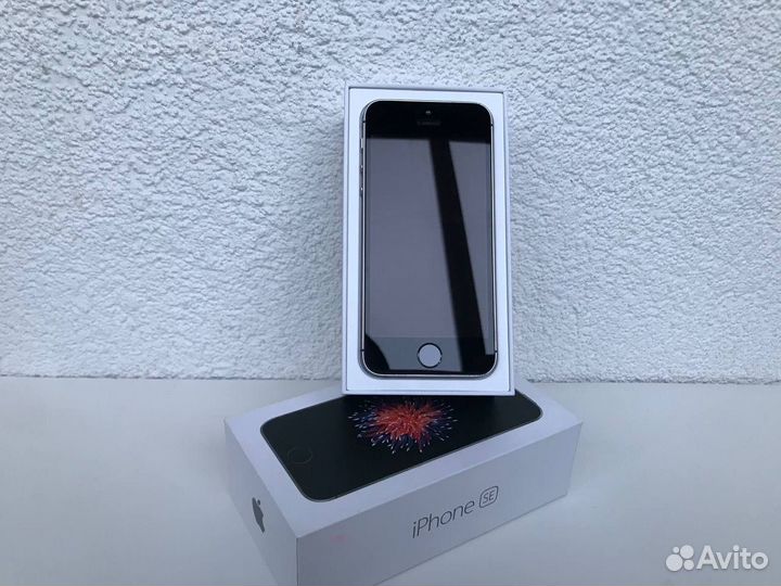 iPhone SE, 128 ГБ